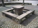 Gerichtstisch und Bänke in Rodebach, 2010 Vorschaubild