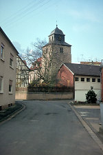 Der Anger vor der Kirche in Ronshausen, 1981 Vorschaubild