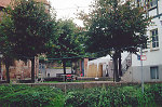 Der Gerichtsplatz in Bischhausen mit neuen Linden, 2000 Vorschaubild