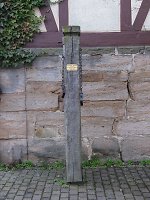 Der Schandpfahl mit zwei Handschellen in Altenstädt (Nachbildung), 2010 Vorschaubild