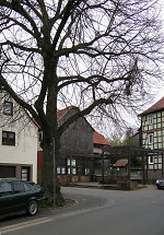 Der Gerichtsplatz in Halsdorf, 2011 Vorschaubild