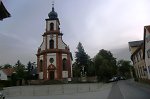 Kirche und Linden (rechts) in Hofheim, 2014 Vorschaubild