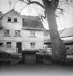 Steintisch und Bänke in Goßfelden, 1938 Vorschaubild